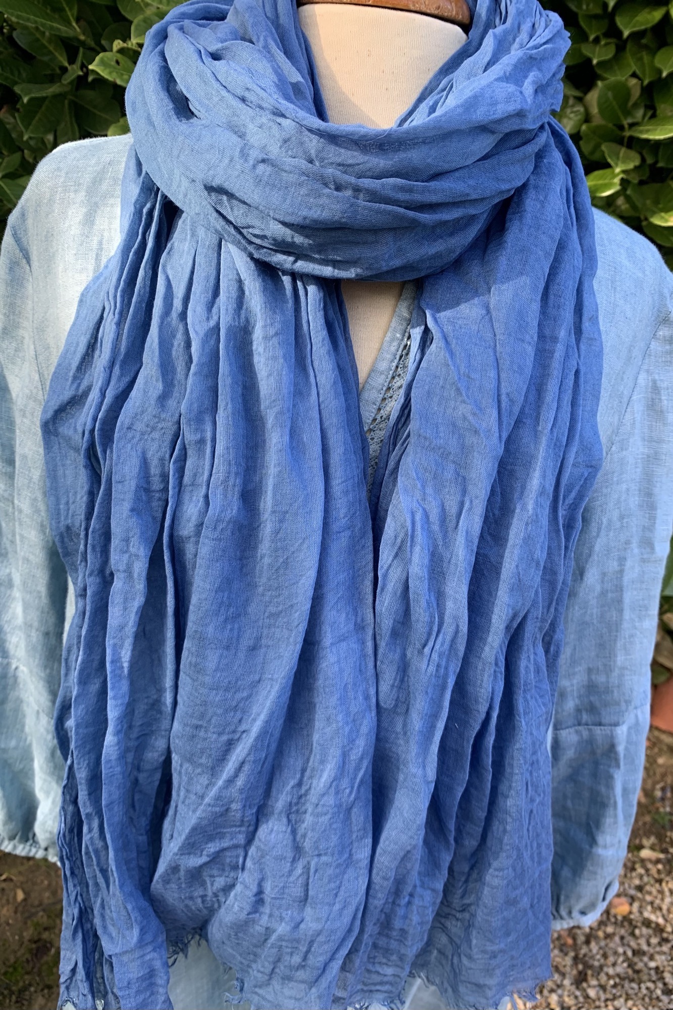 Chèche coton à l'indigo de Pastel et de persicaire – Image 2